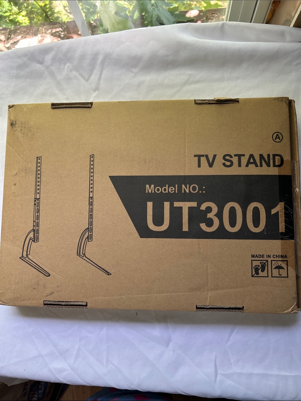 UT3001 TV Stand new in box 20 to 70 inch